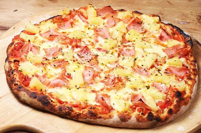 Food-Explorers-Cook-and-Lunch-Hawaiian-Pizza