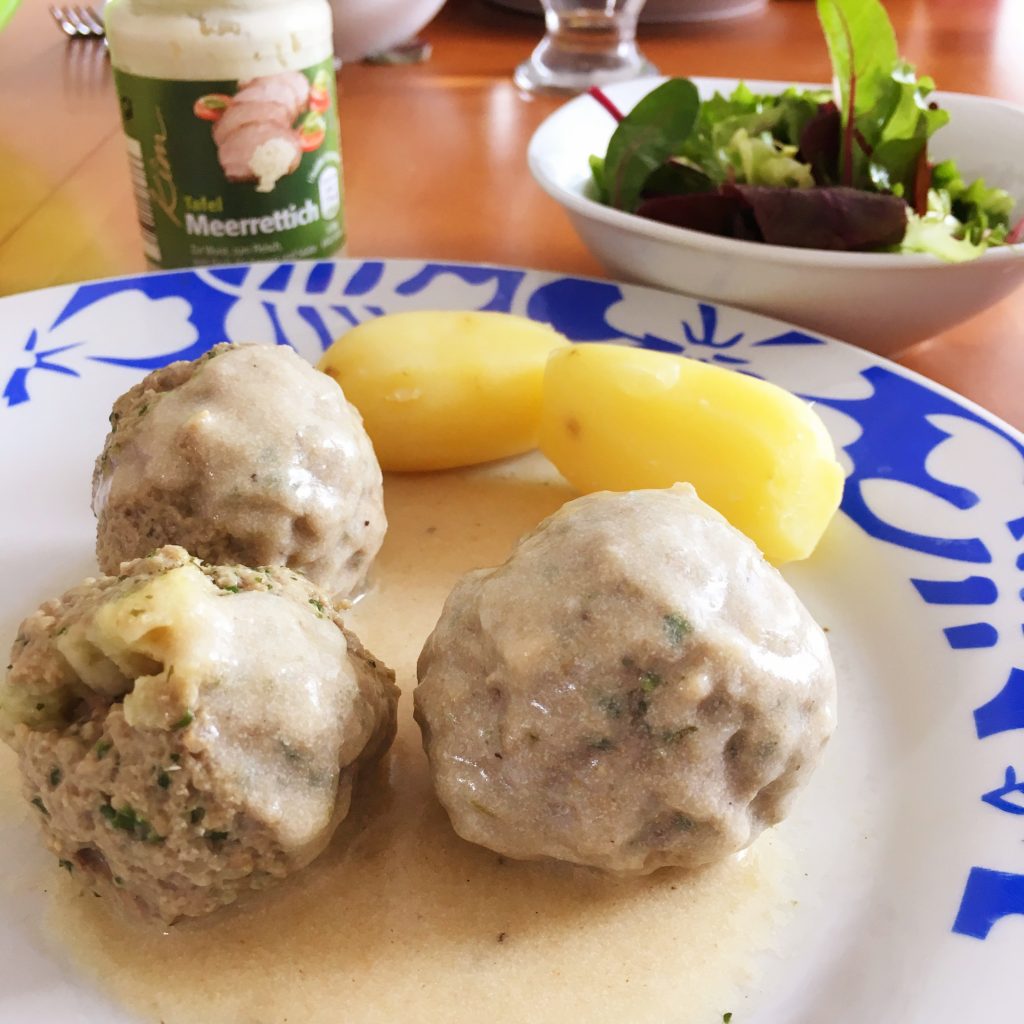 Food-Explorers-Cook-and-Lunch-Recipe-Meatballs-Horseradish-Sauce